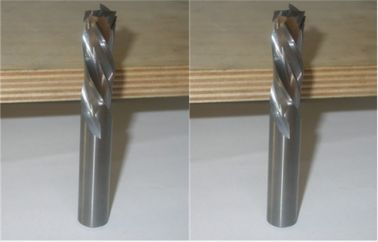 CNC Karbit Bitleri Yumuşak Ağaç Kesiminde Mikro-Hububat Sert Karbür Üç Flüt Sıkıştırma Spiral Uçları