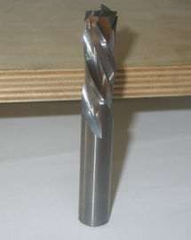 CNC Karbit Bitleri Yumuşak Ağaç Kesiminde Mikro-Hububat Sert Karbür Üç Flüt Sıkıştırma Spiral Uçları